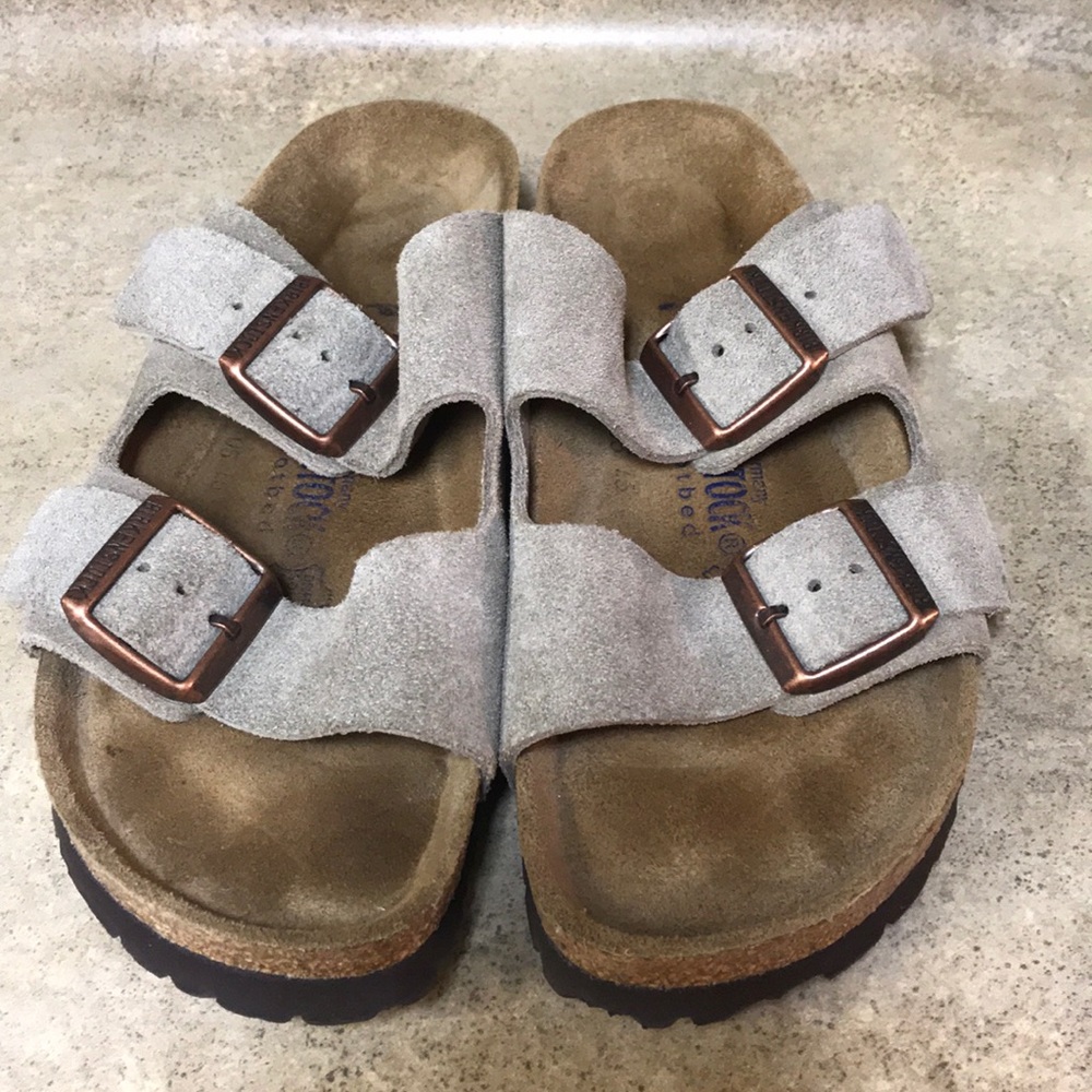 Birkenstocks size M4L6